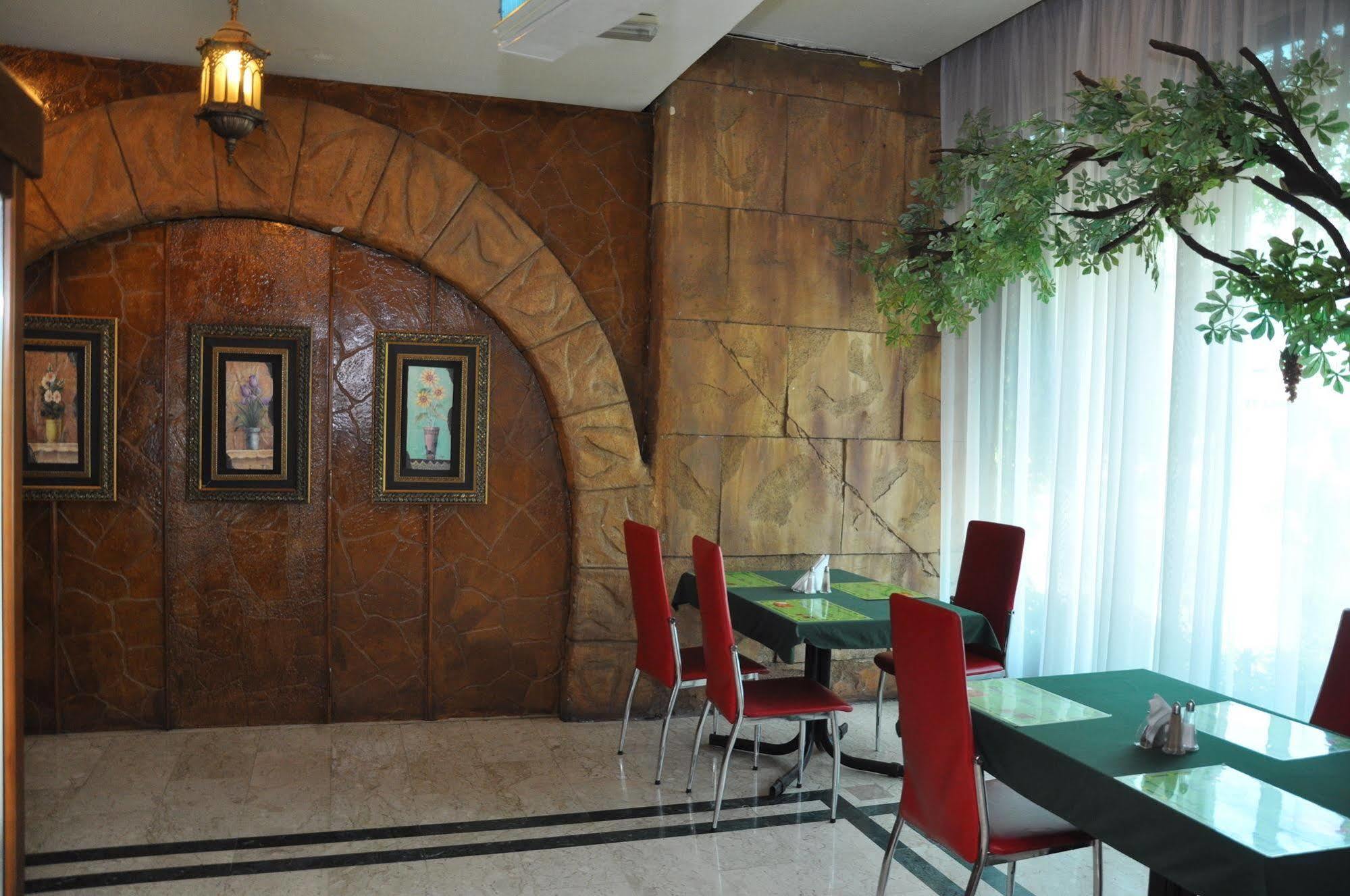 Claridge Hotel Dubai Exterior foto